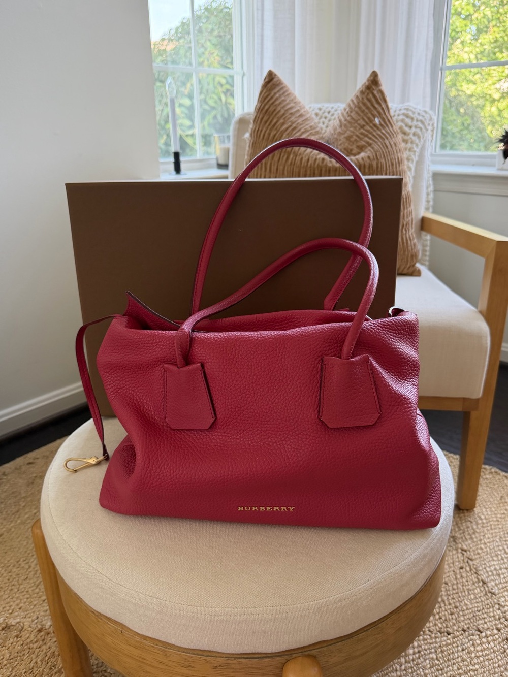 Burberry Grainy Leather Medium Barnyard Handbag in color Pink Azalea